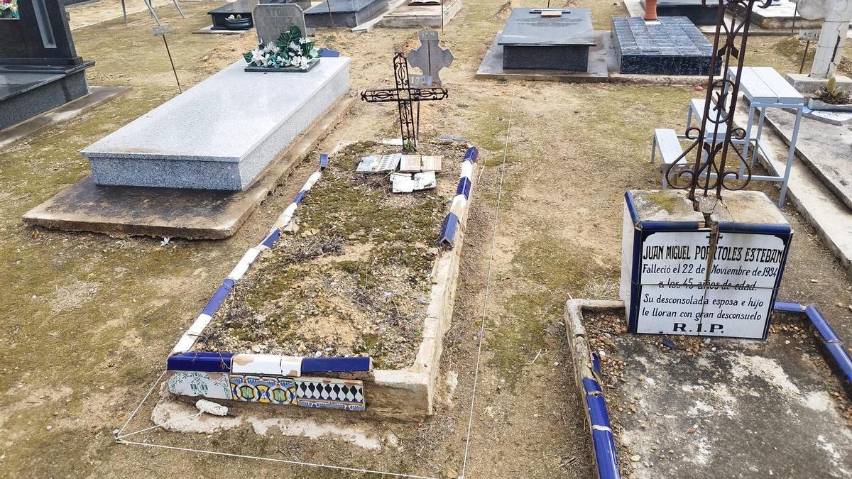 Exhumación de la fosa 177 del cementerio de Paterna. Trabajos de exhumación de represaliados del franquismo en el cementerio de Xàtiva, en 2023