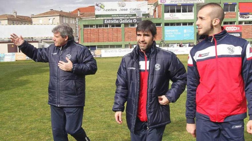 Antonio Dacosta (i), Fran Álvarez y el preparador físico de la UD Ourense. // Iñaki Osorio