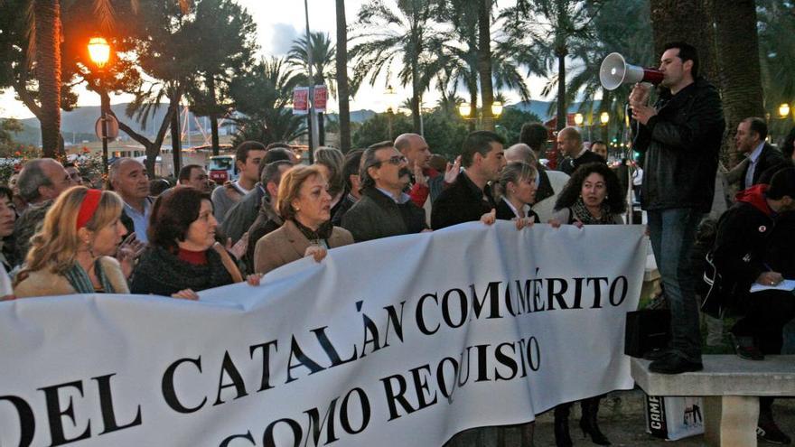 Protesta de médicos frente al Consolat en una imagen de archivo.