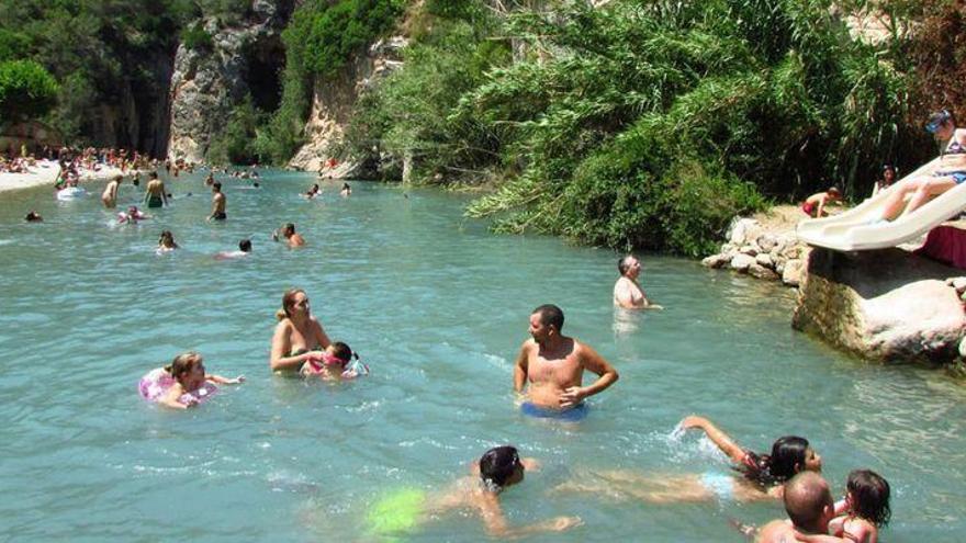 Coto a las aglomeraciones en las piscinas naturales de Castellón por el coronavirus