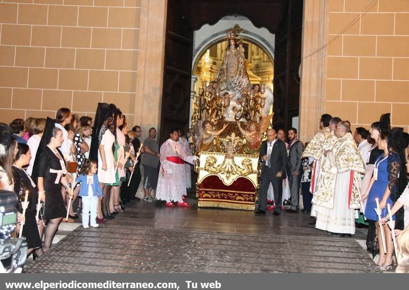 GALERIA FOTOS: Procesión de las Rosarieras en Vila-real