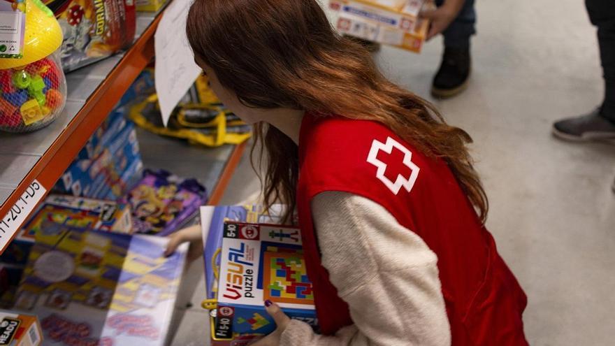 Cruz Roja Córdoba lanza una campaña para llevar juguetes a 700 niños -  Diario Córdoba