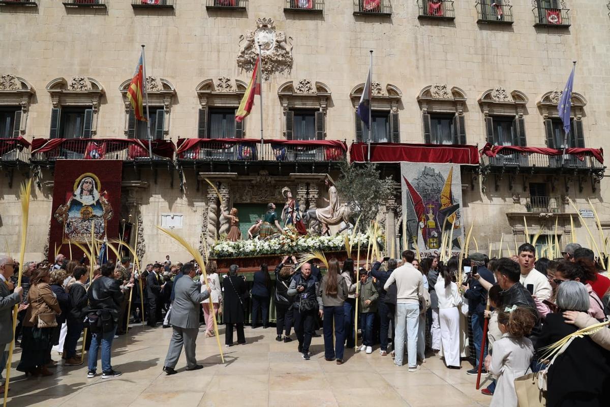 La procesión de "La Burrita" en Alicante, en imágenes