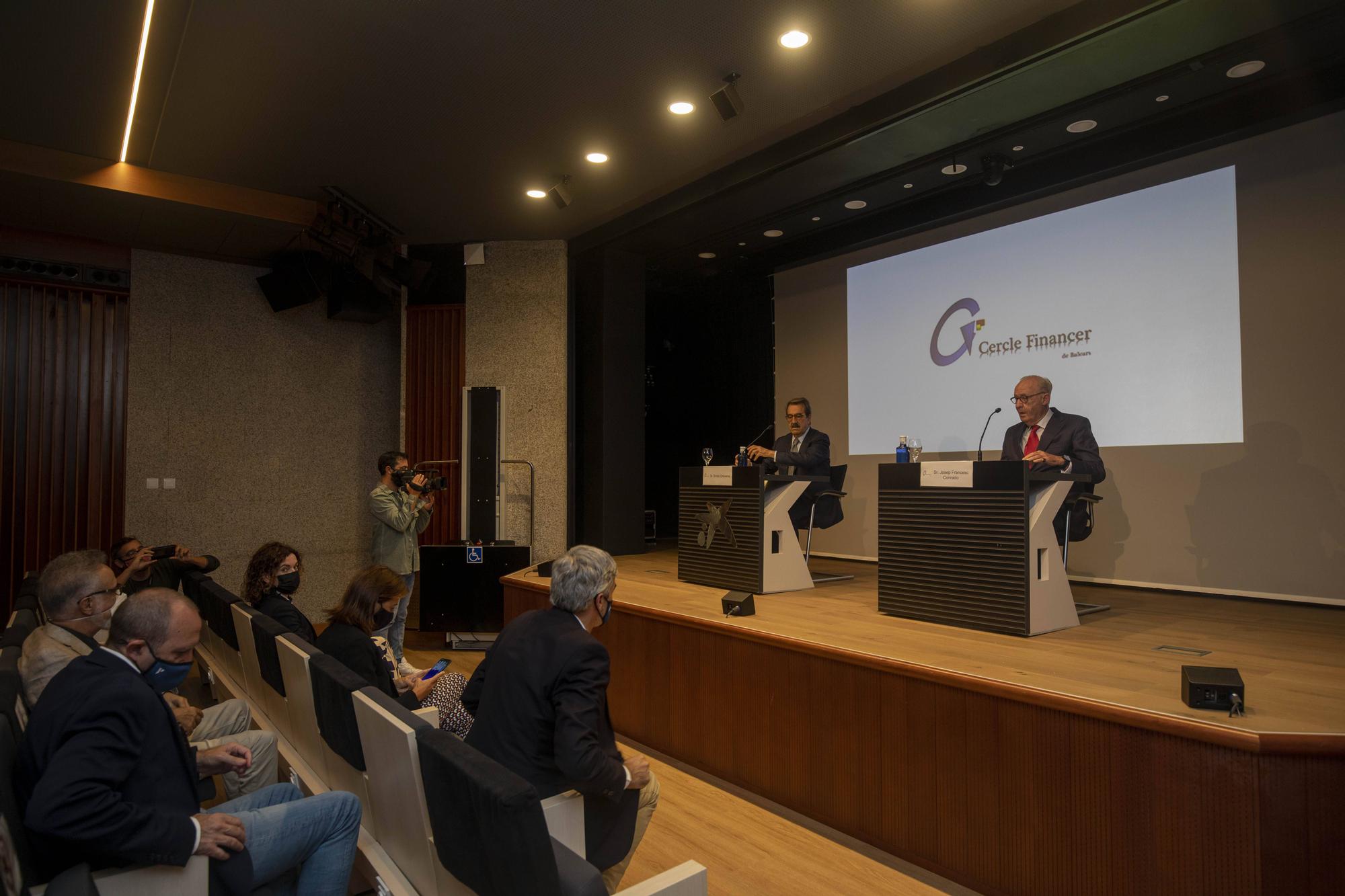 El economista Emilio Ontiveros da una conferencia en Palma