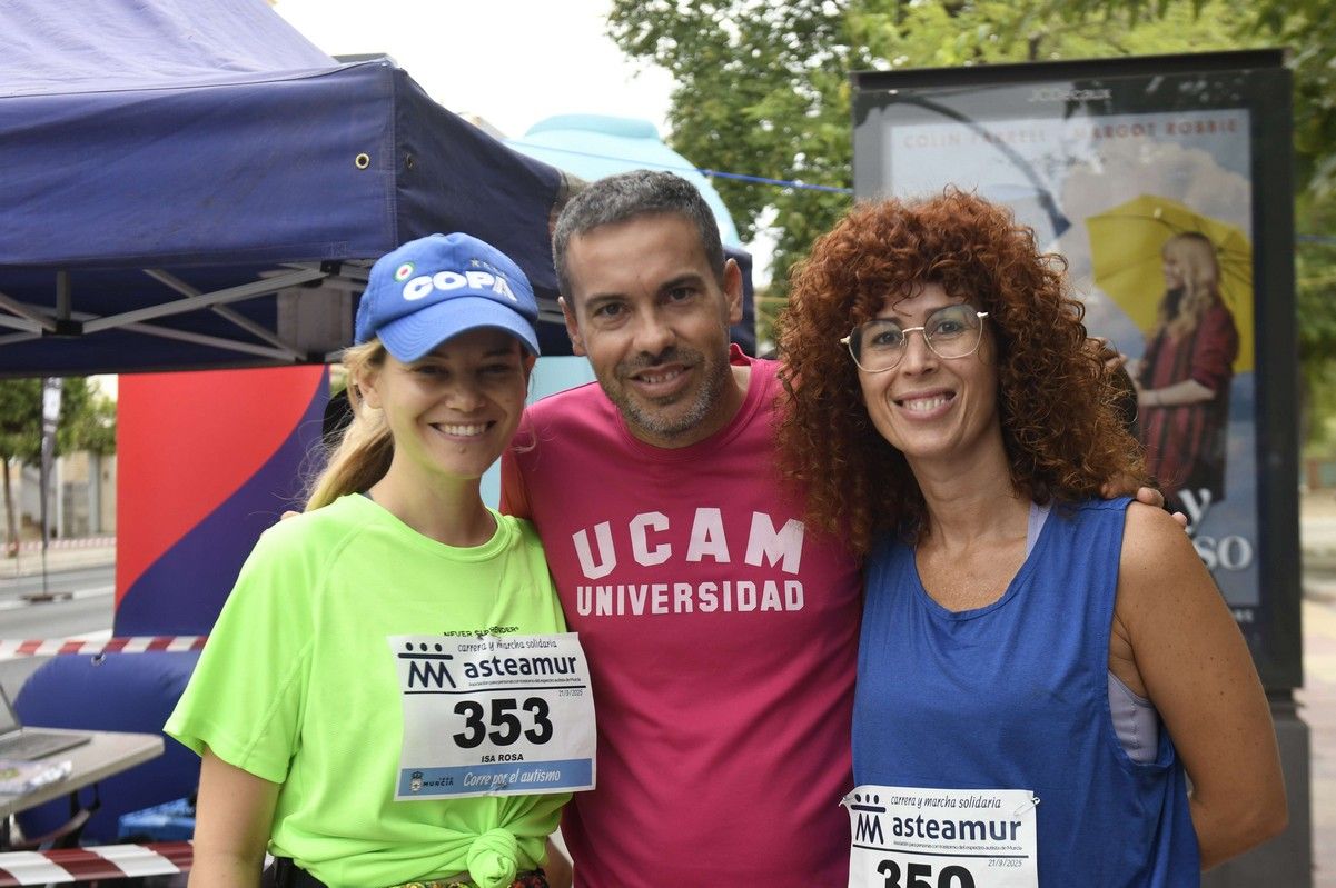 La carrera y marcha Solidaria Asteamur, en imágenes