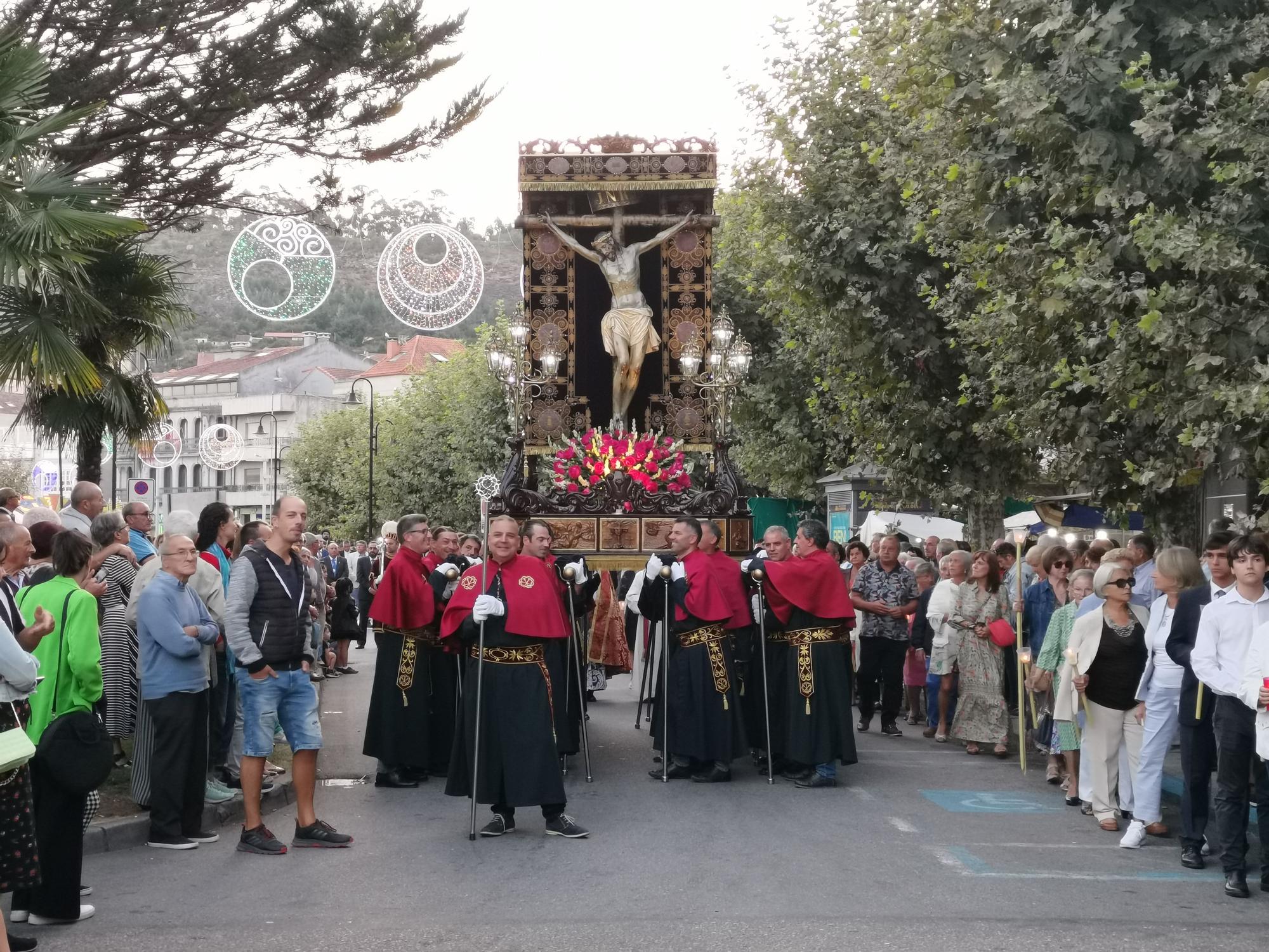 La procesión de las Festas do Cristo de Cangas