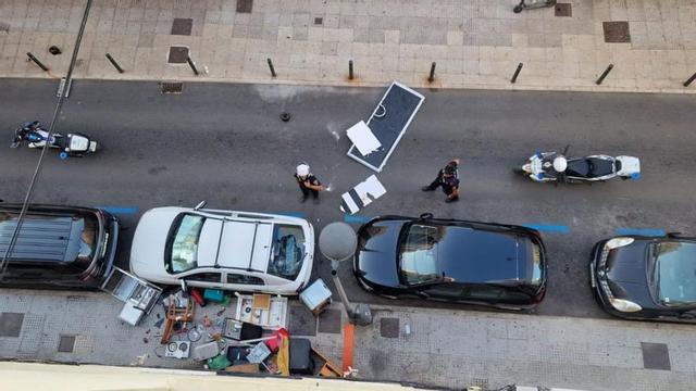 Vista aérea de los destrozos provocados en el supermercado por un individuo el pasado sábado. | D.I.