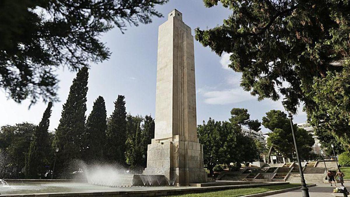 El polémico monumento de sa Feixina.