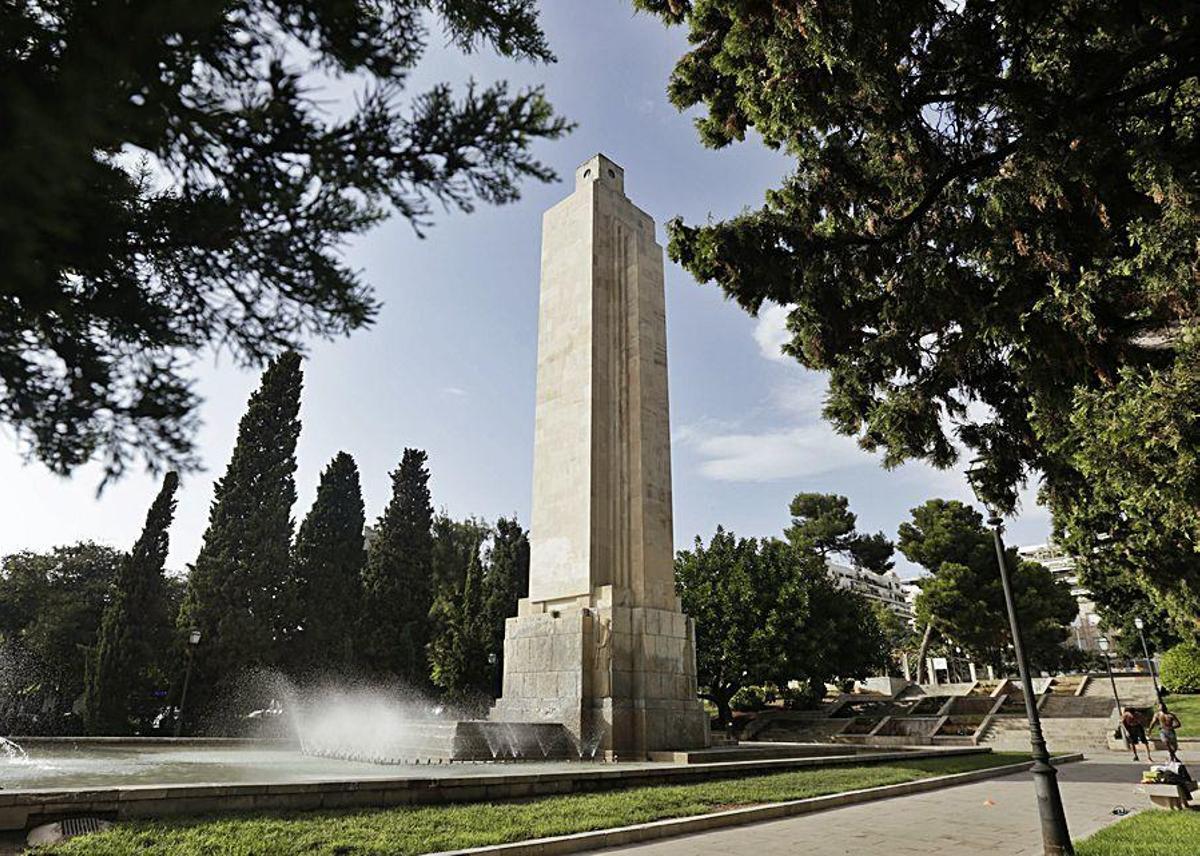 El polémico monumento de sa Feixina.