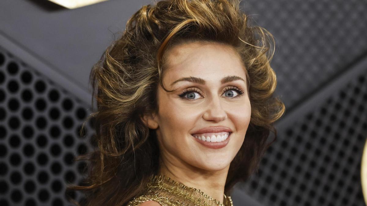 Miley Cyrus ha triunfado en los Grammy 2024 con su melena de leona ochentera.
