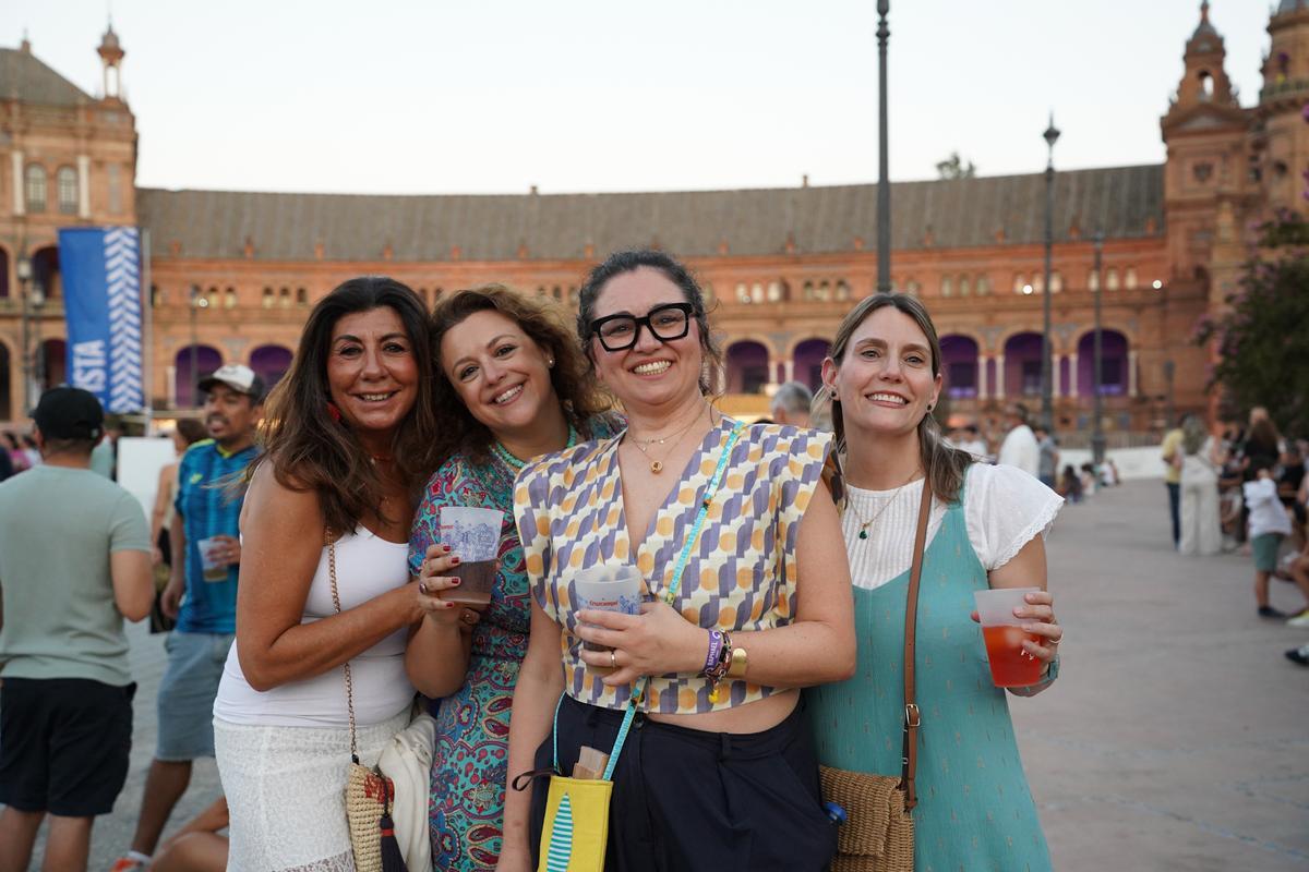 ¿Estuviste en el concierto de Hombres G en Icónica Santalucía Sevilla Fest? ¡Búscate en nuestra fotogalería!