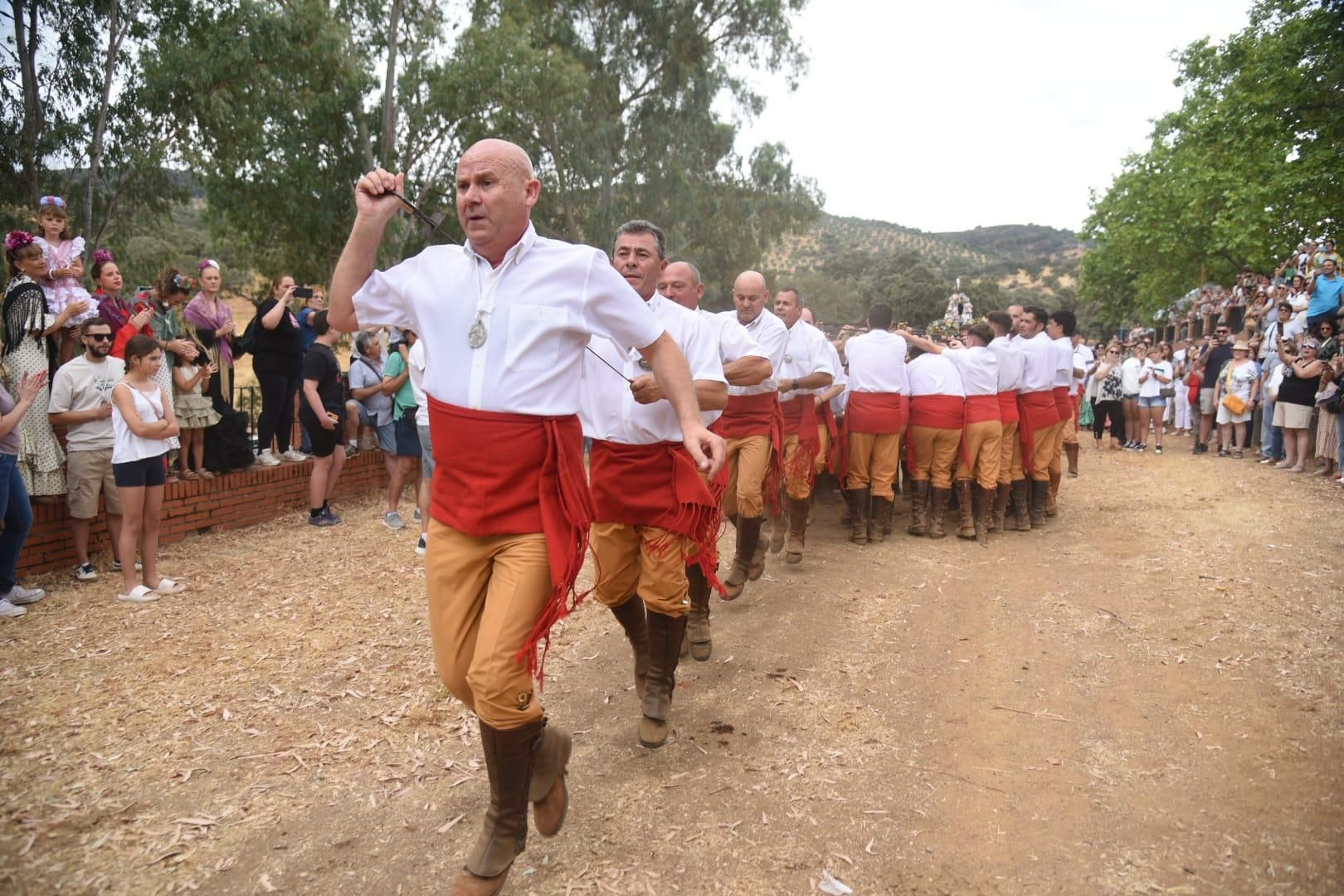 Obejo celebra su tradicional Danza de las Espadas en honor de San Benito