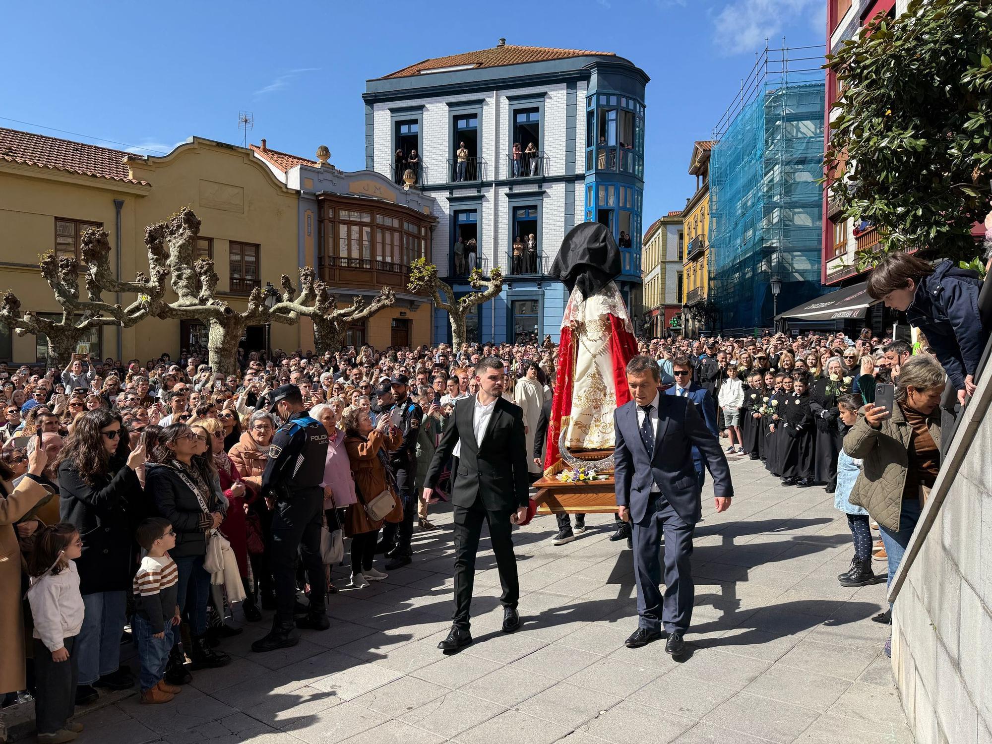 Así vivió Candas el cierre de su Semana Santa con la Procesion del Encuentro