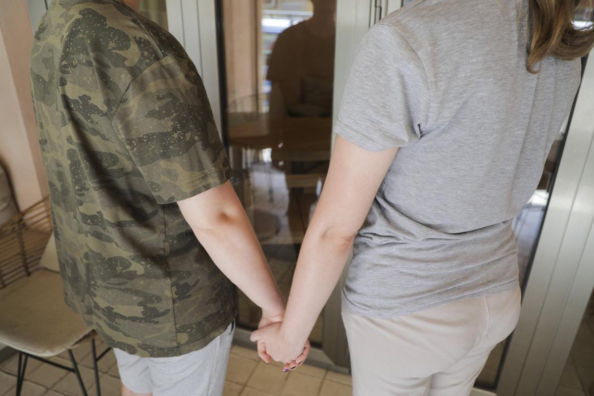 Erik y Alex, la pareja que ha huído de su país por su condición sexual