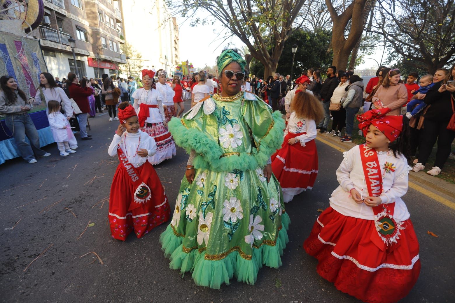 Russafa acoge el Carnaval más reivindicativo de conexión latino-valenciana