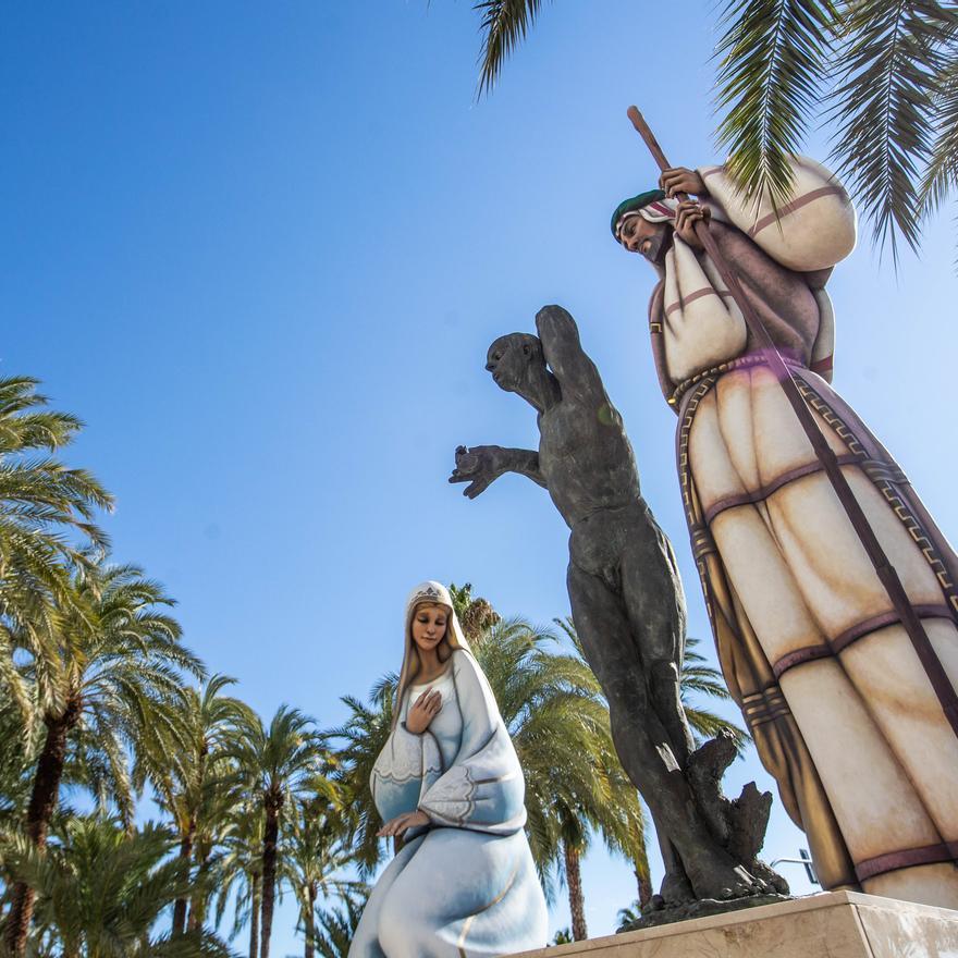 Alicante planta en la Explanada el Belén gigante