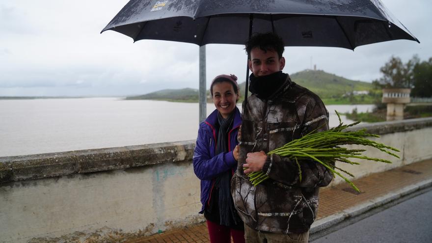 Vecinos, empresarios y alcaldes muestran su alivio por la vuelta del agua al norte de Córdoba