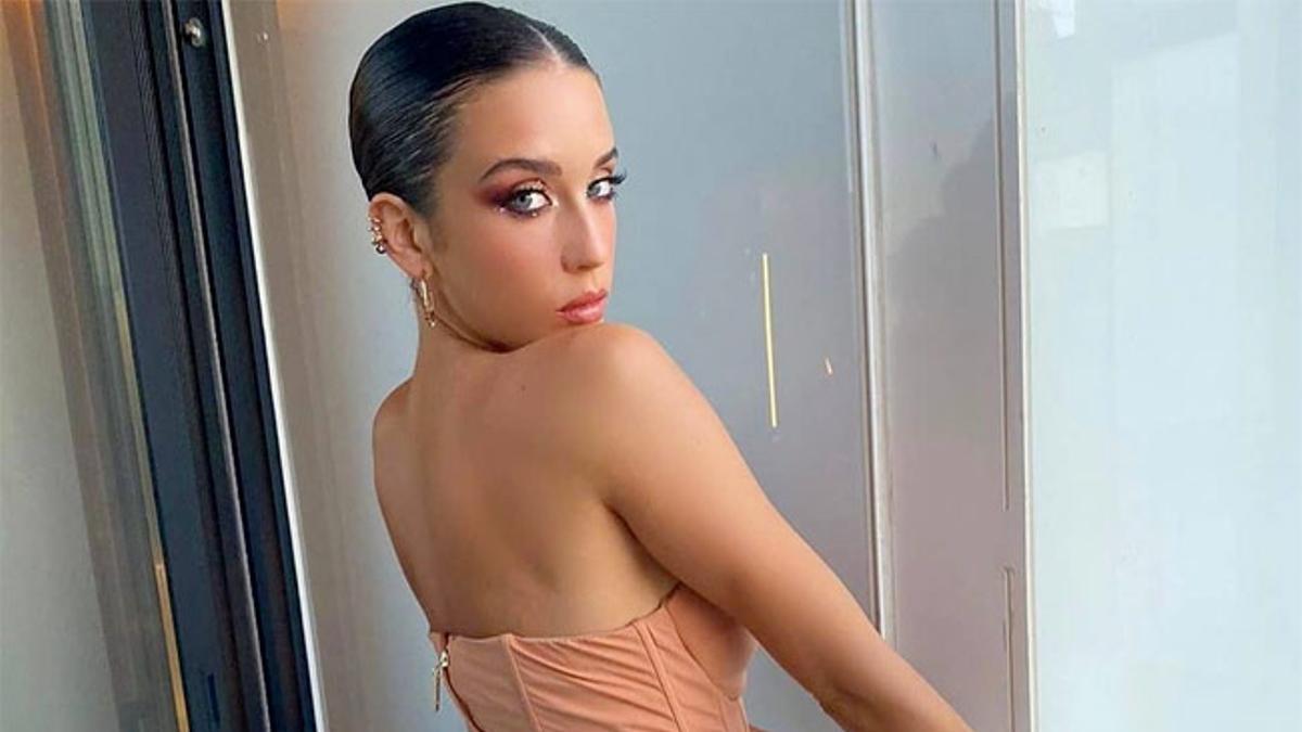 María Pedraza con maquillaje de ojos joya y peinado 'wet' para la fiesta de Bulgari en Ibiza