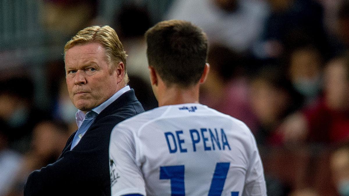 Koeman, durante el Barça-Dinamo de Kiev, en el Camp Nou.