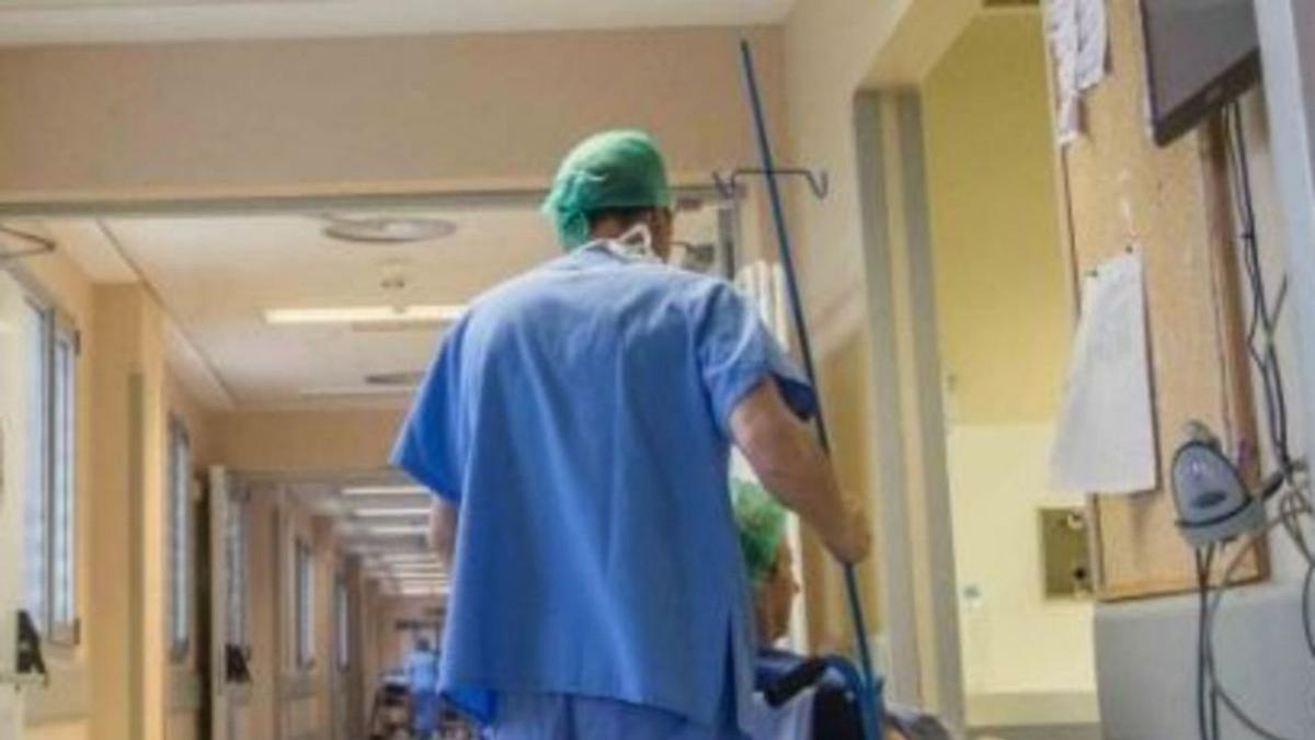 Acceso a los quirófanos del Hospital de Manises | ALFREDO CASTELLÓ