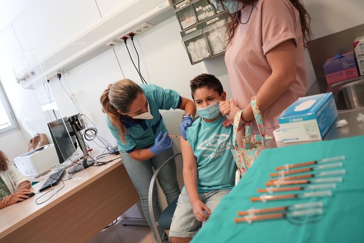 Los niños cordobeses vuelven al cole con su vacuna covid