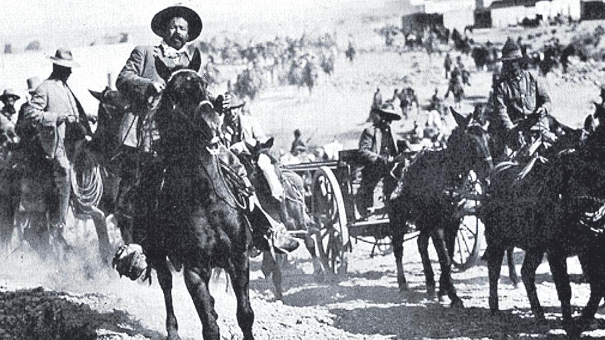 Pancho Villa, uno de los principales jefes de la Revolución Mexicana, y sus hombres
