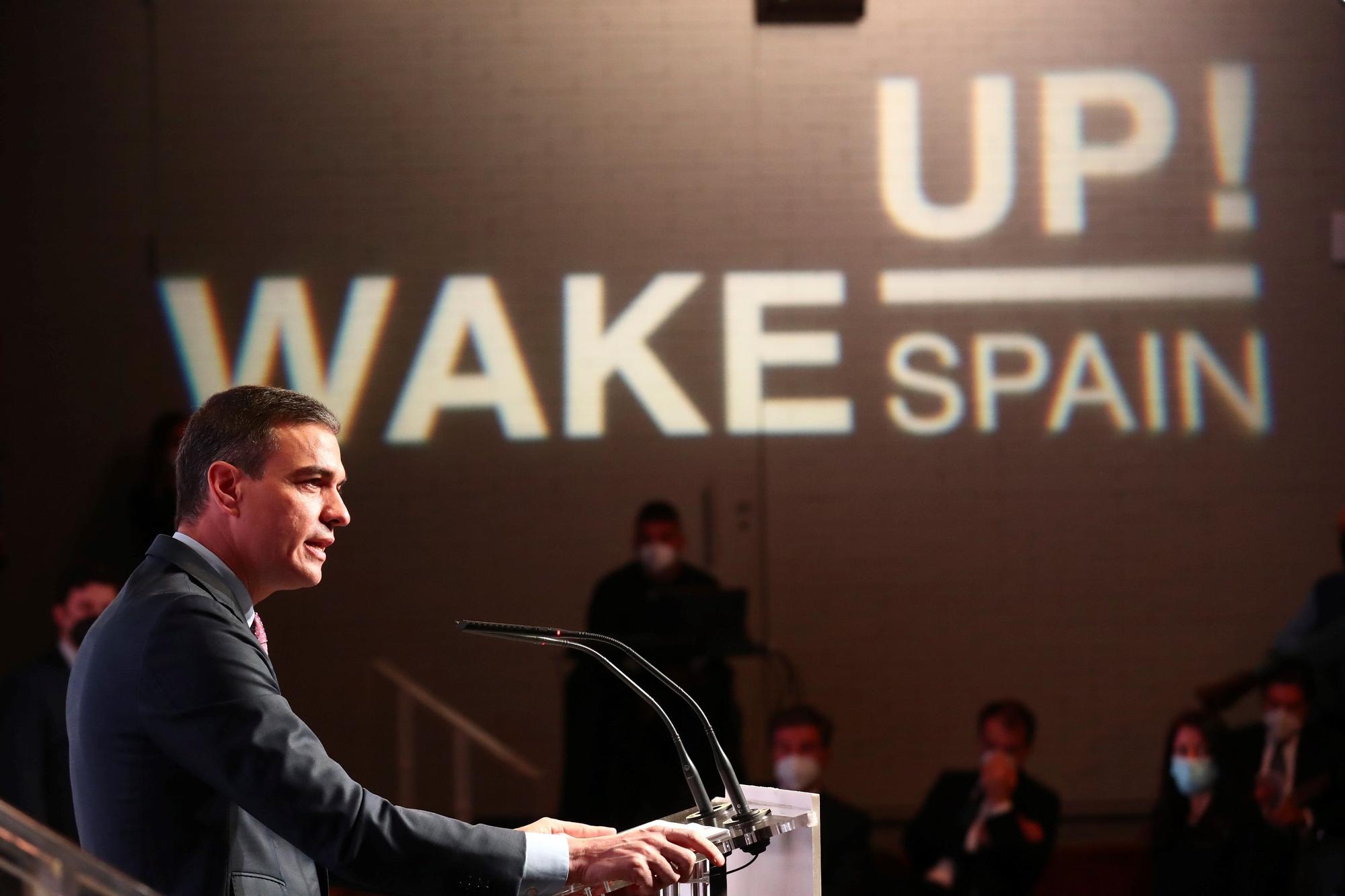 El presidente del Gobierno, Pedro Sánchez, durante su intervención en la inauguración del foro &quot;Wake up Spain!&quot; de El Español,