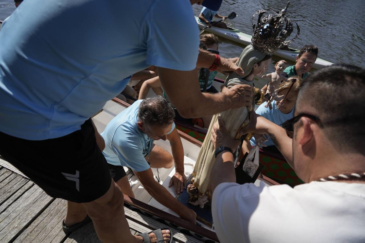 Procesión fluvial de la Virgen del Carmen, en colaboración con pirgagüistas zamoranos Procesión fluvial de la Virgen del Carmen, en colaboración con pirgagüistas zamoranos