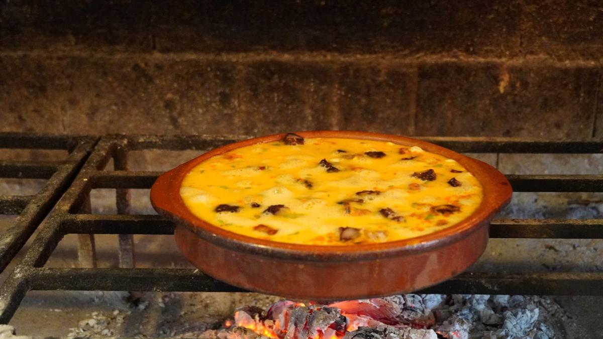 Ingredientes y medidas para cocinar un buen arroz con costra.