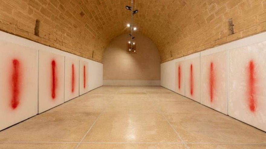 Aspecto de la sala Es Polvorí de Dalt Vila, con las obras murales de Fornes. | PROYECTO ‘LASAL’