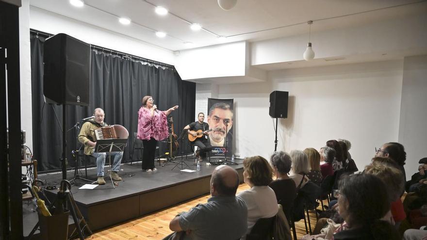 Uxía estrena la programación del nuevo Espazo Cultural Manuel María en A Coruña
