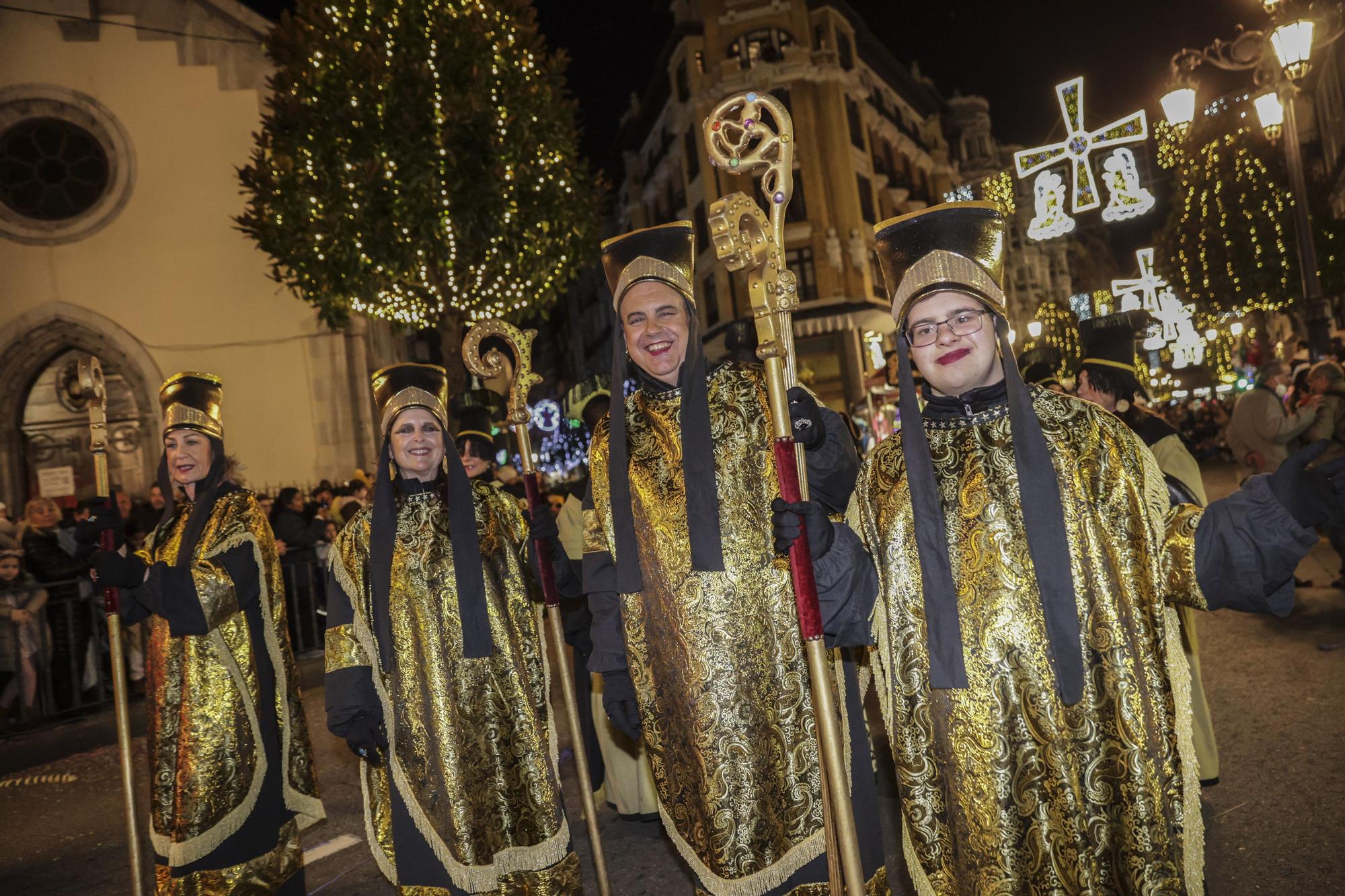 En imágenes: Así fue la multitudinaria cabalgata de Oviedo