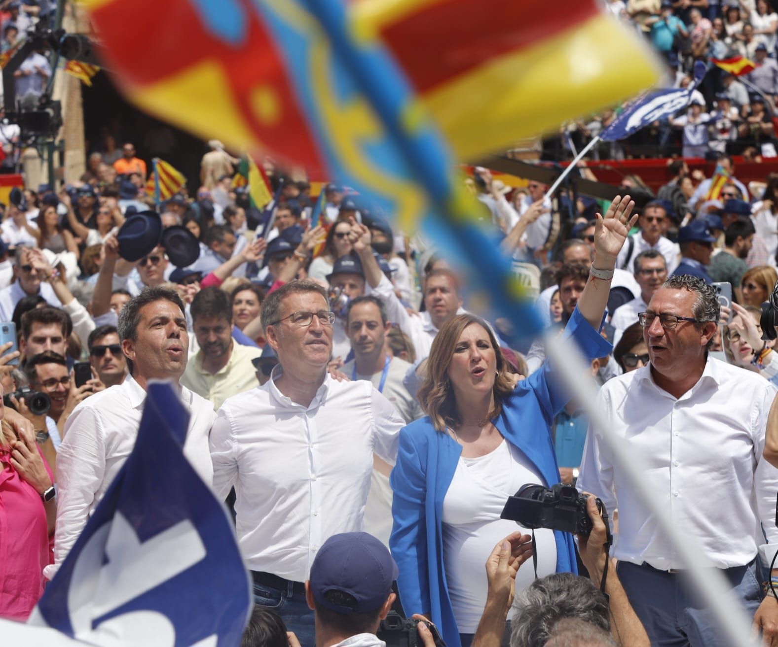 Mitin central del PPCV en la Plaza de Toros de València