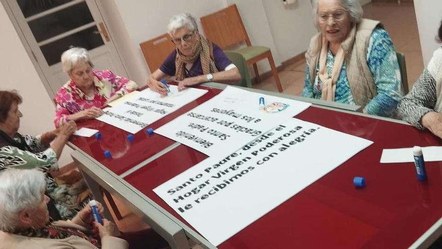 Підопічні будинку для літніх людей на Канарських островах готуються до зустрічі з Папою Римським