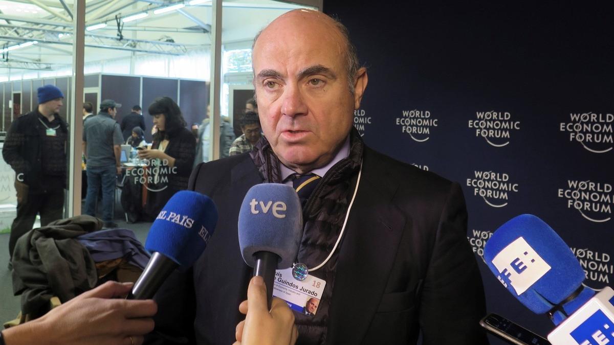 El ministro de Economía, Luis de Guindos, en el foro de Davos.