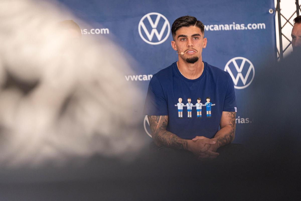 Presentación de Víctor Moreno, Neal Viereck y Grant-Leon Ranos, jugadores del CD Tenerife