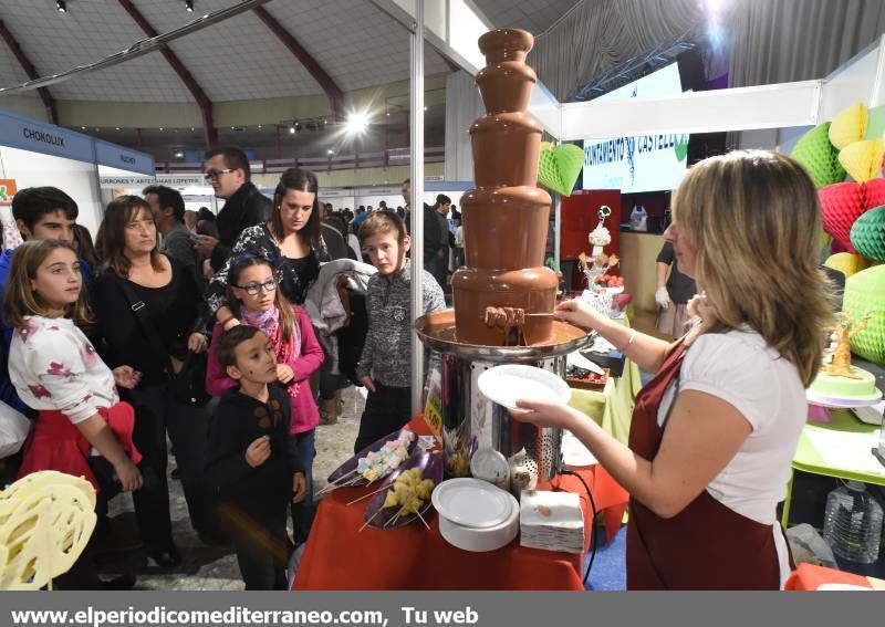 GALERÍA DE FOTOS -- Los castellonenses disfrutan del chocolate y la panadería artesana en Chococas