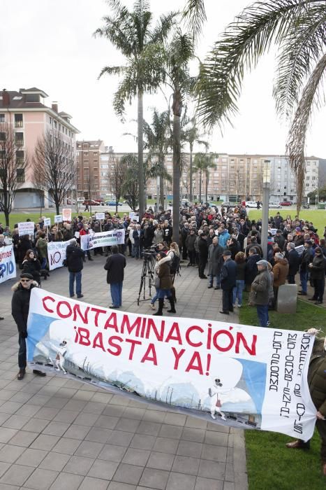 Concentración por un aire limpio frente a la sede de la EMA antes de la reunión de la Comisión de Seguimiento