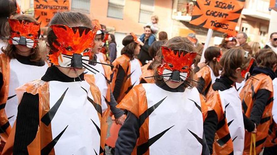 Disfraces alusivos a respetar la fauna del planeta se conjugaron también con los de tarta de cumpleaños, como ocurrió ayer en el caso del colegio Miguel de Cervantes, que celebra las bodas de plata, así como el centro de La Hoya, que este curso conmemora sus tres décadas de historia en la pedanía