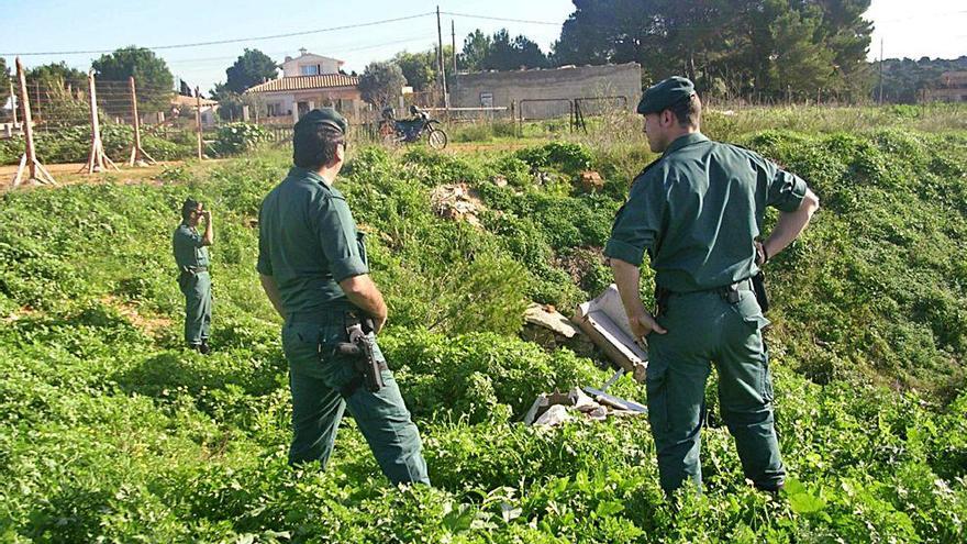 Agentes de la Guardia Civil seguían buscando ayer al perro fugitivo