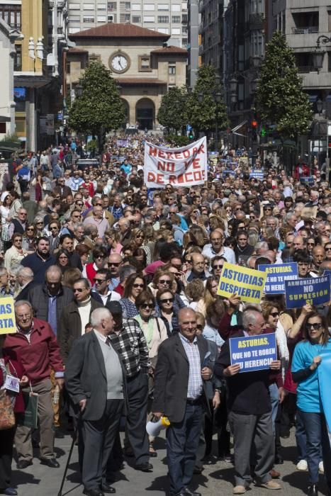 Miles de personas piden la eliminación del impuesto de sucesiones en Asturias