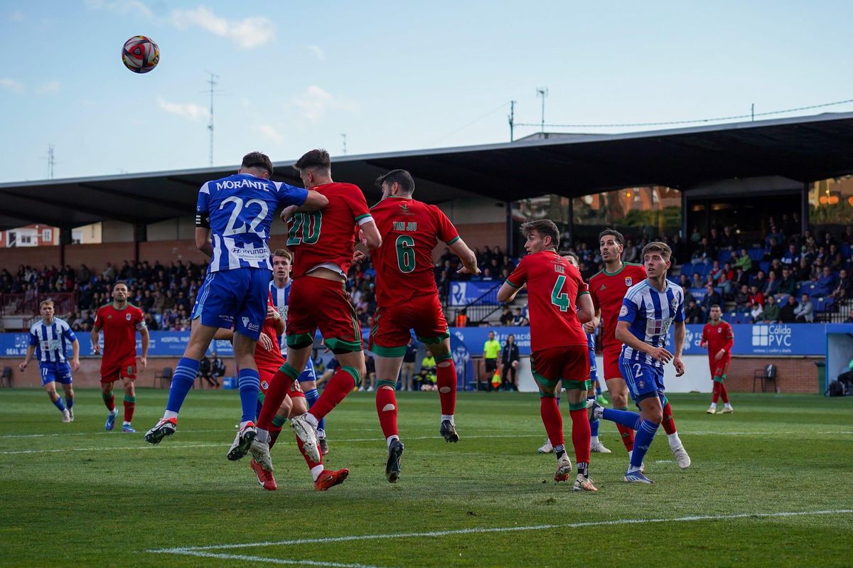 Acción del partido entre el Talavera y el Badajoz.