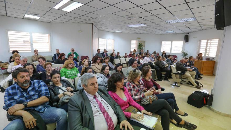 Los colegios de Torrevieja renuncian al inglés para evitar el valenciano