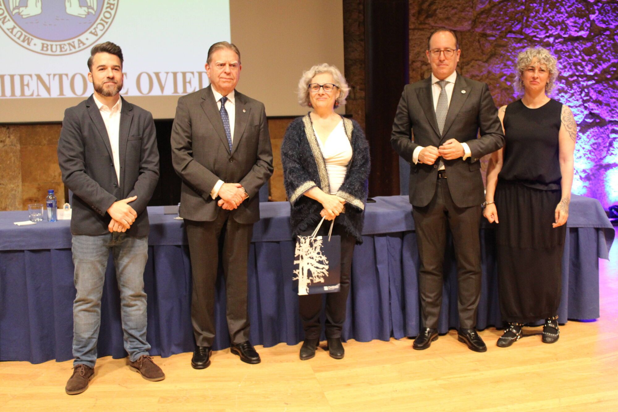 Acto institucional Santa Rita Hora: 11:00 Lugar: Oviedo, Sala de Cámara del Auditorio Príncipe Felipe Descripción: Homenaje a los trabajadores municipales jubilados y a quienes cumplen 25 y 40 años de servicio en el Ayuntamiento.