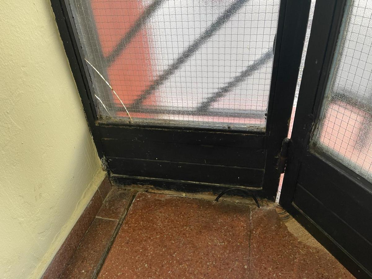 Así fue la concentración de protesta en el colegio Eulalia Álvarez