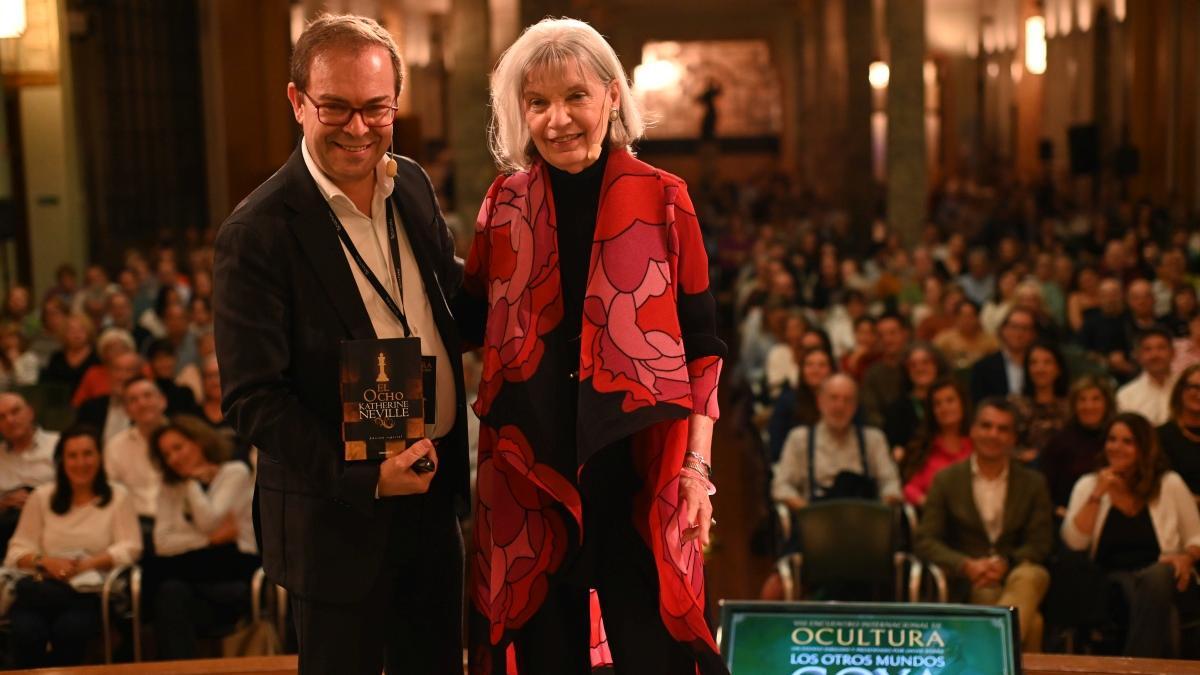 Javier Sierra y Katherine Neville durante la clausura de Ocultura.