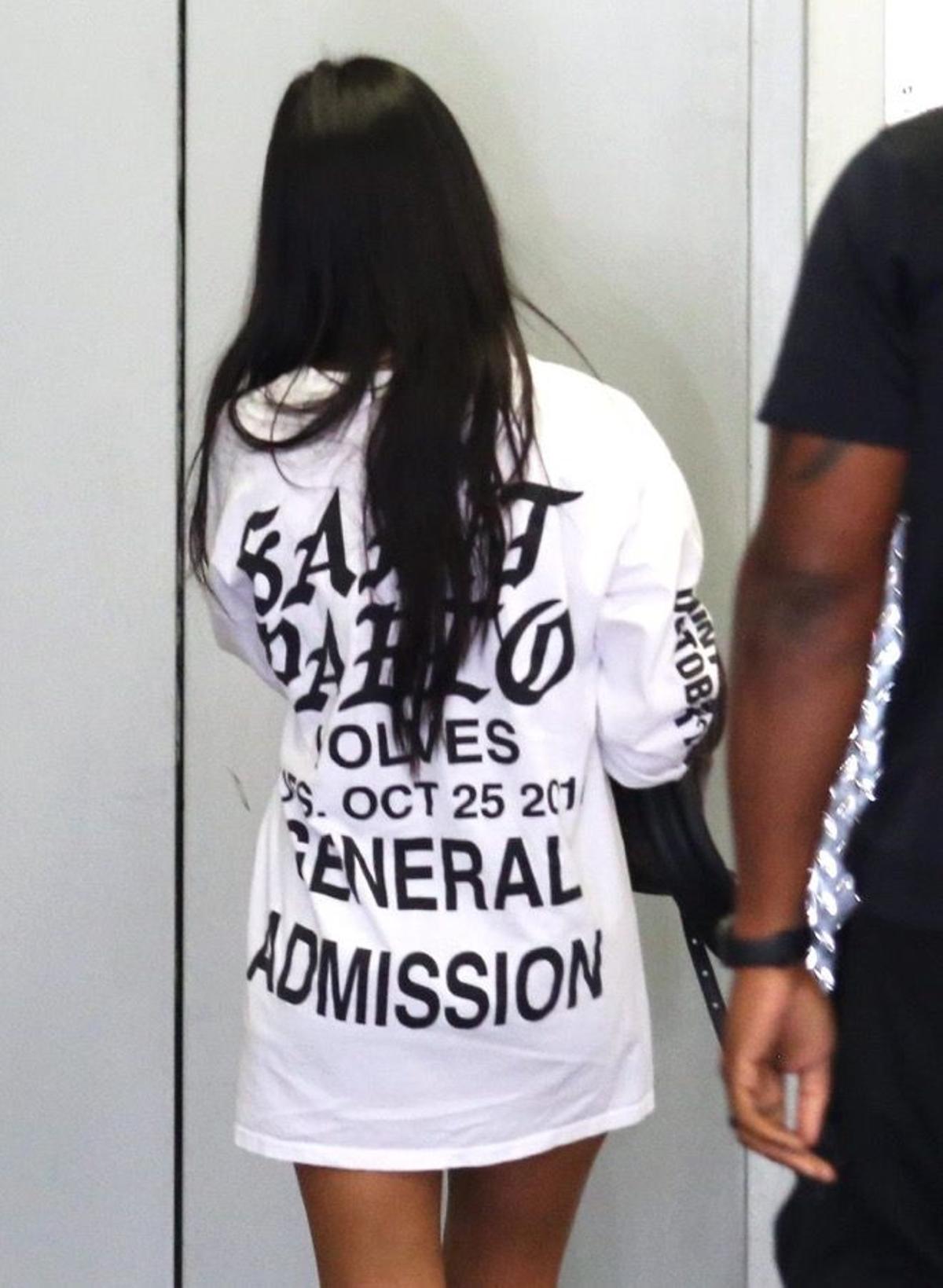 Kourtney Kardashian y su camiseta de Yeezy