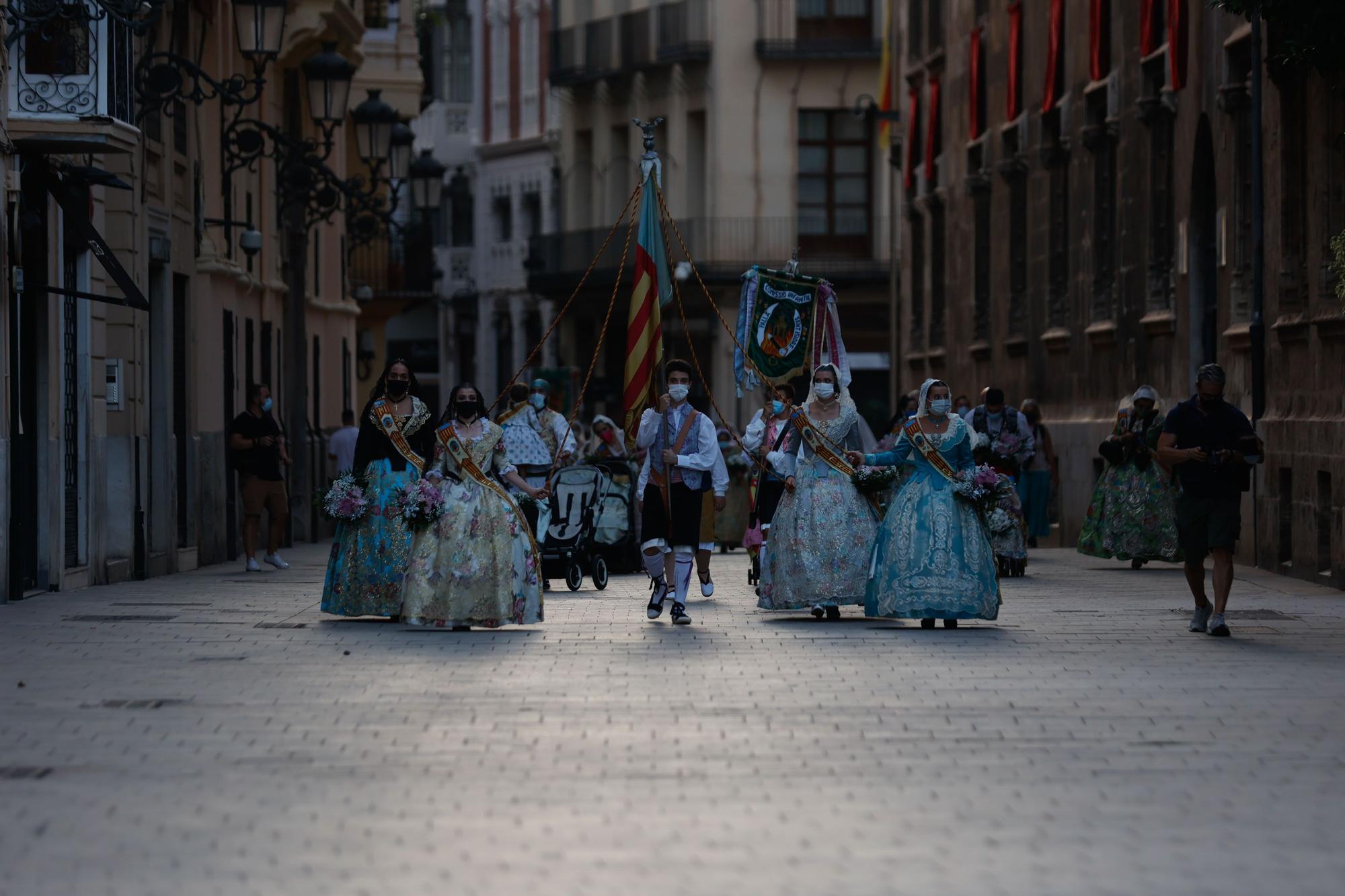 Búscate en el segundo día de Ofrenda por la calle Caballeros (entre las 19.00 y las 20.00 horas)