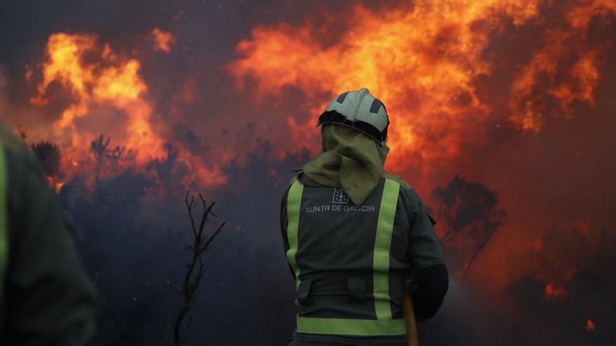 Incendio forestal en el concello lucense de Baleira