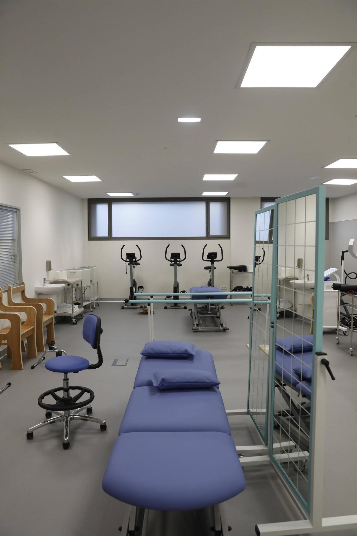 Primer día del nuevo centro de salud de Sotrondio